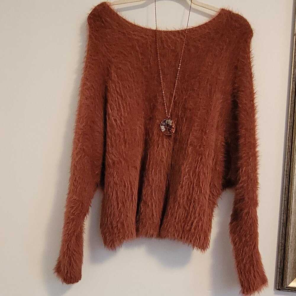 Furry, soft & cozy rust color batwing dolman long sleeve sweater. SZ: O/S